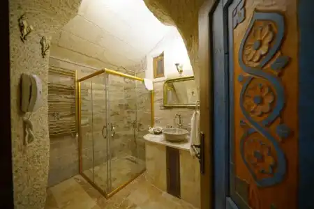 Serenus Cave Suites - 80