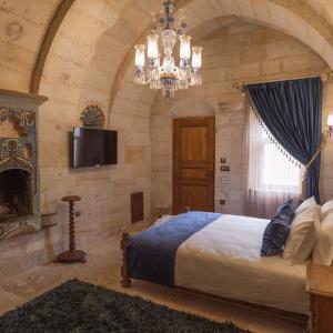 Solo Cave Suites - 37