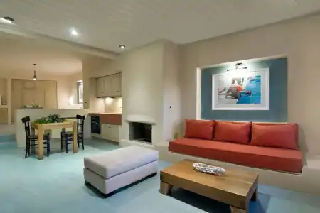 Voreina Gallery Suites - 1