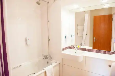 Premier Inn London County Hall - 9