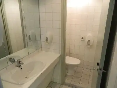 Center - 8