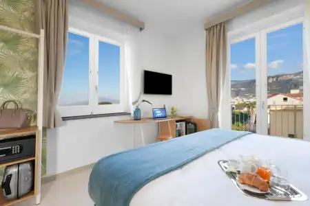 Unconventional Sorrento - 26