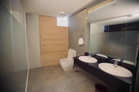 Giraffe Ocean View - 15
