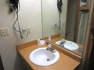 Homestyle Inn & Suites - 41