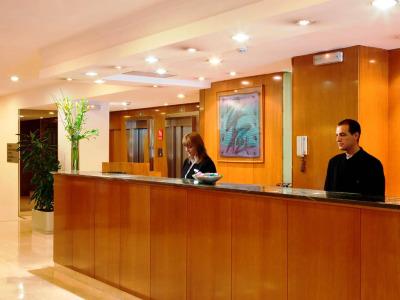 NH Barcelona Eixample - 22