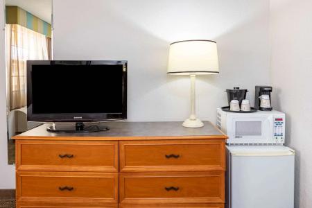 La Quinta Inn by Wyndham El Paso West - 17