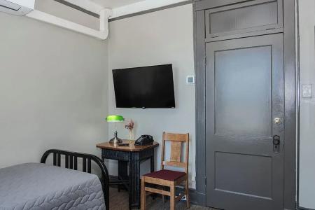 Gardner & Hostel - 34