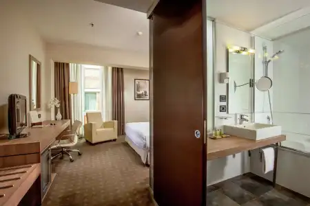 DoubleTree by Hilton Milan - 8