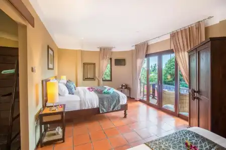 Beyond The Blue Horizon Villa Resort - 79