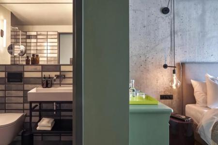 Gekko House, Frankfurt, a Tribute Portfolio - 86