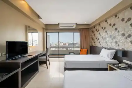 Welcome Plaza - 19