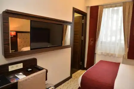 Golden Siyav - 34