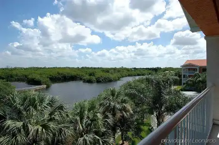 DoubleTree Suites by Hilton Naples - 23