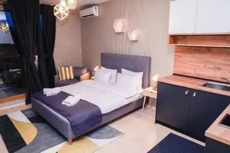 BOUTIQUE Entry E - 97