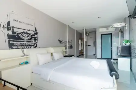 The Secret Service Bed and Breakfast - 27