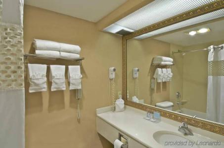 Hampton Inn Anchorage - 8