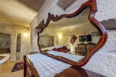 Kayatas Cave Suites - 21