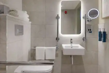 DoubleTree by Hilton Bristol North - 46