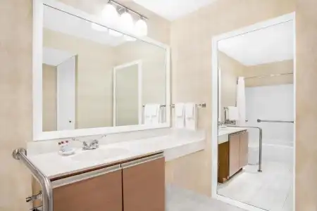 Hawthorn Extended Stay by Wyndham Green Bay - 28