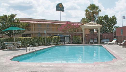 La Quinta Inn by Wyndham San Antonio South Park - 6