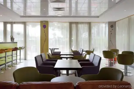 Holiday Inn Express PARIS - CANAL DE LA VILLETTE by IHG - 9