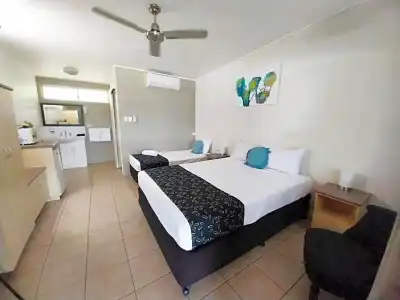 Tropic Coast Motel - 75
