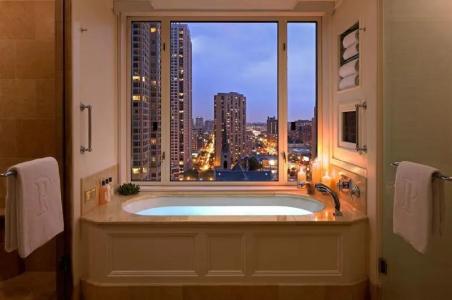 The Peninsula Chicago - 34