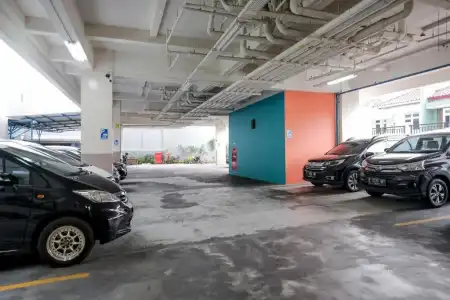 RedDoorz Premium near CBD Puri Indah - 14