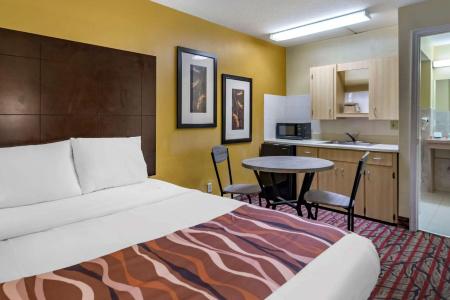 Rodeway Inn Central Clearwater Beach - 52