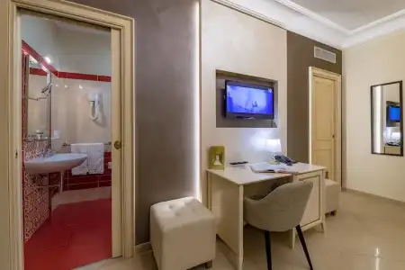 Vittorio Emanuele Boutique - 121