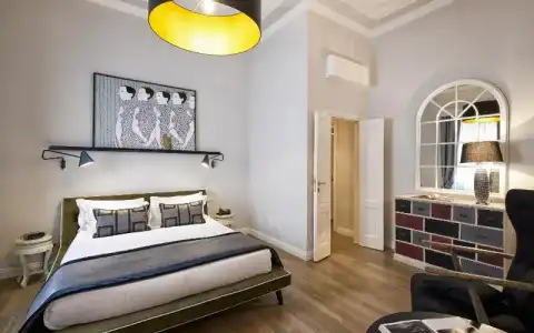 The Independent Suite - 35