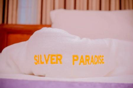 Silver Paradise - 35