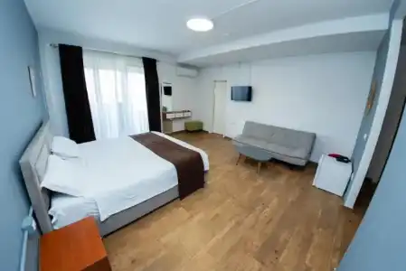 Olivar Tirana - 82