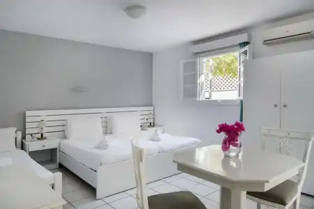 Zefi & Suites - 4
