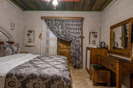 Underground Cave Suites - 102