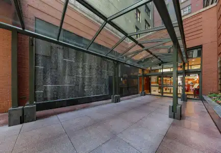 Courtyard by Marriott New York Manhattan/Times Square - 24