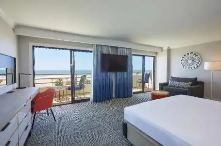 The Waterfront Beach Resort, A Hilton - 100
