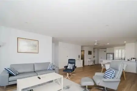Bay Royal Apartments - 72