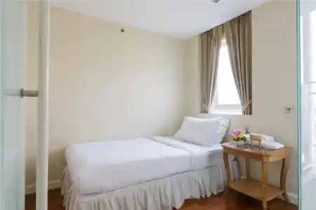 Sabai Sathorn - 8