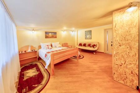 Vincent Hostel byier - 1