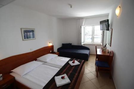 Adria - 46