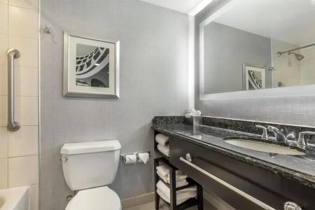 DoubleTree by Hilton Williamsburg - 85