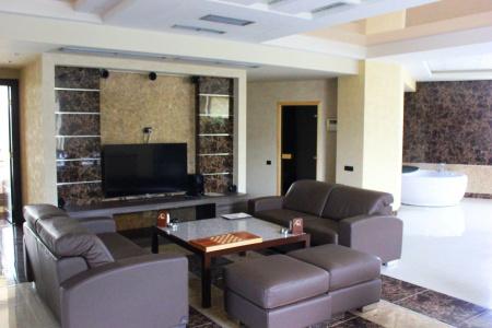 Avan Plaza - 1