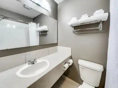 Heritage Inn & Convention Centre - - 22
