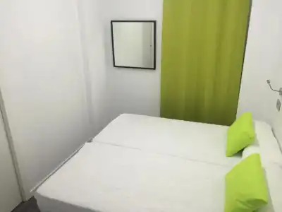 Chameleon Youth Hostel Alicante - 21