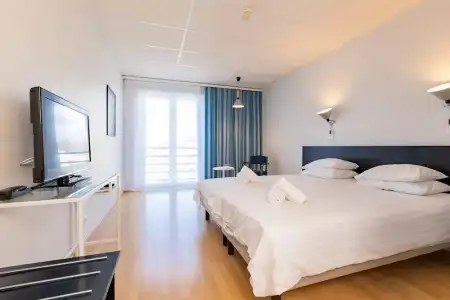 Ö Seaside Suites & Spa - 2