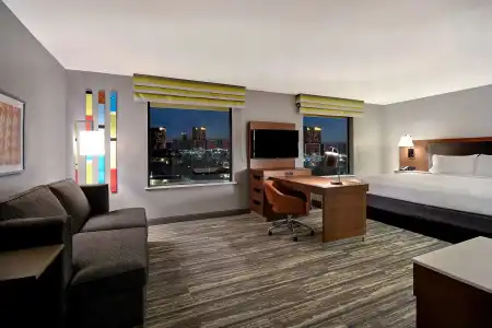 Hampton Inn & Suites Las Vegas Convention Center - No Resort Fee - 6