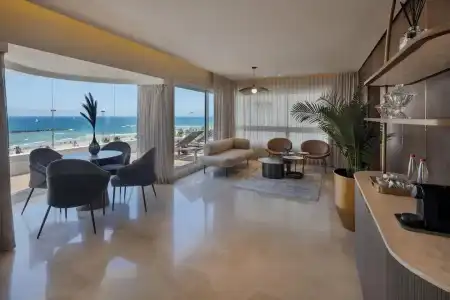 Jewel Beachfront Boutique - 20