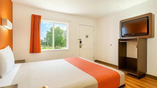 Motel 6 Carlsbad, CA Beach - 16