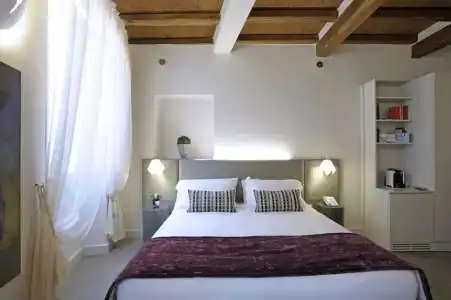 Trevi Palace Luxury Inn - 3